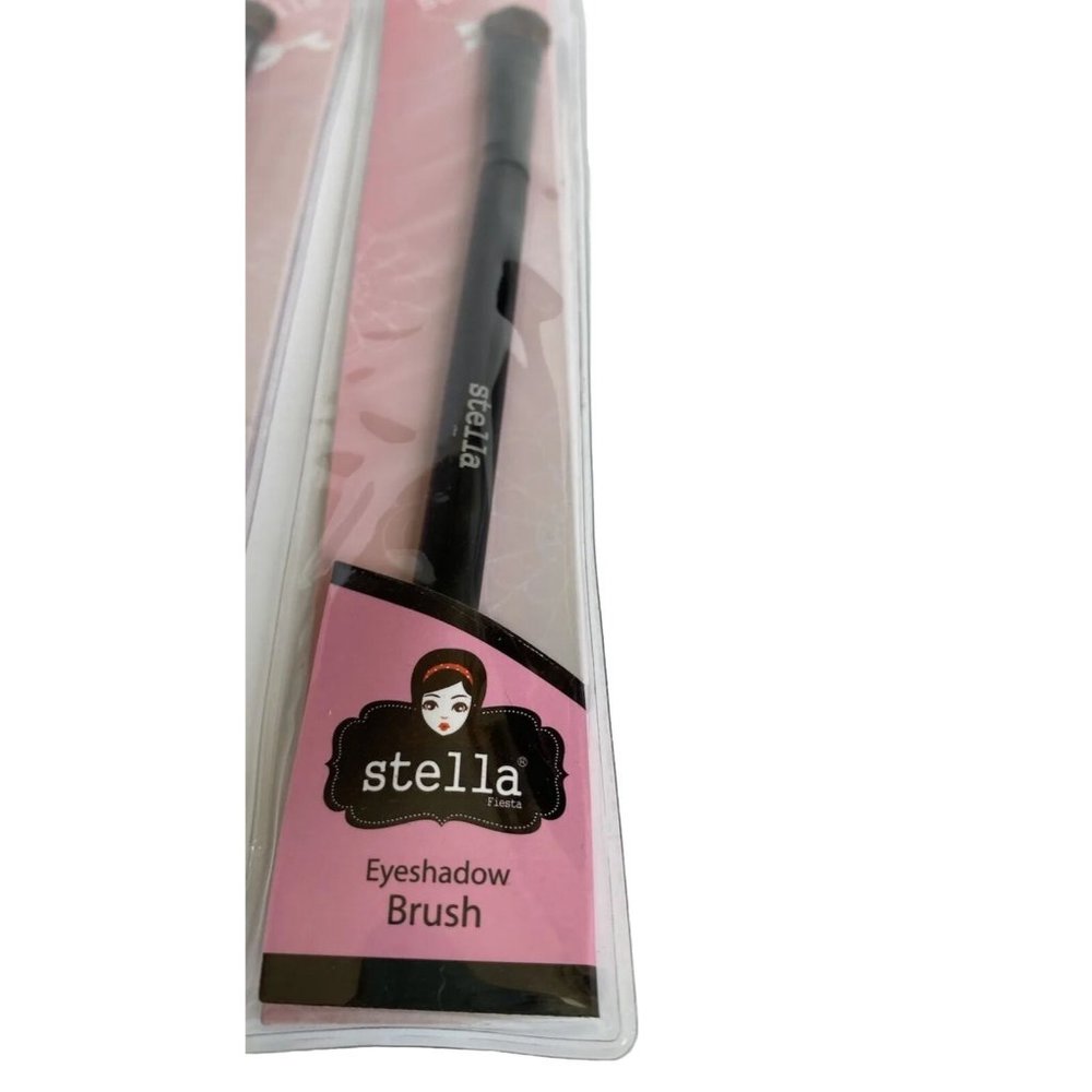 1 stella eyeshadow brush new 1 Brush